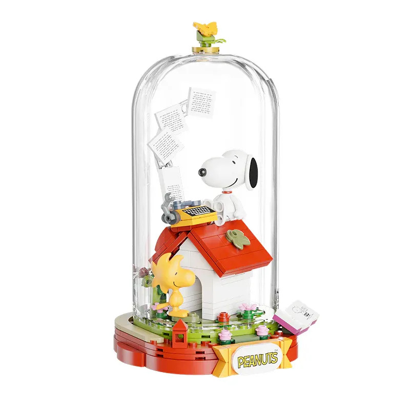 Pantasy Peanuts Red House Daydreams – Snoopy's Iconic Doghouse