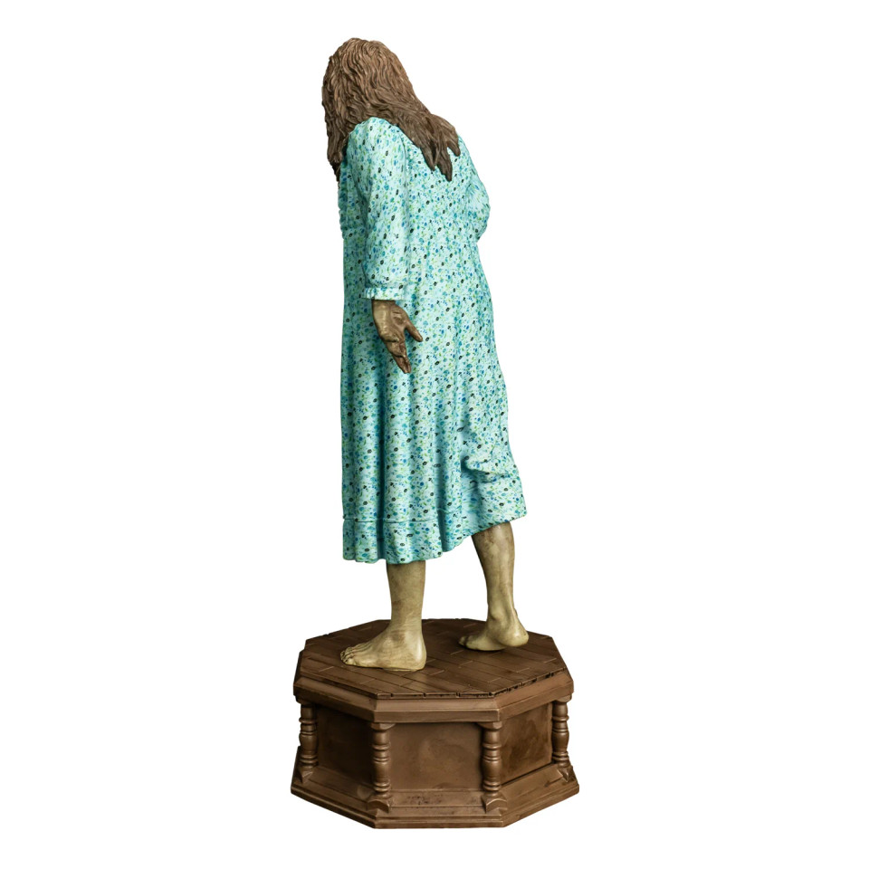 Trick Or Treat Studios The Exorcist - Regan 12-Inch Statue