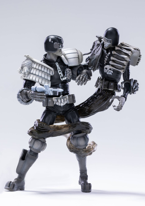 絶版レア　1／9 JUDGE DREDD＆ABC ウォーロボット　２体セット Judge Dredd ABC War Robot 1/9 vinyl model kit figures