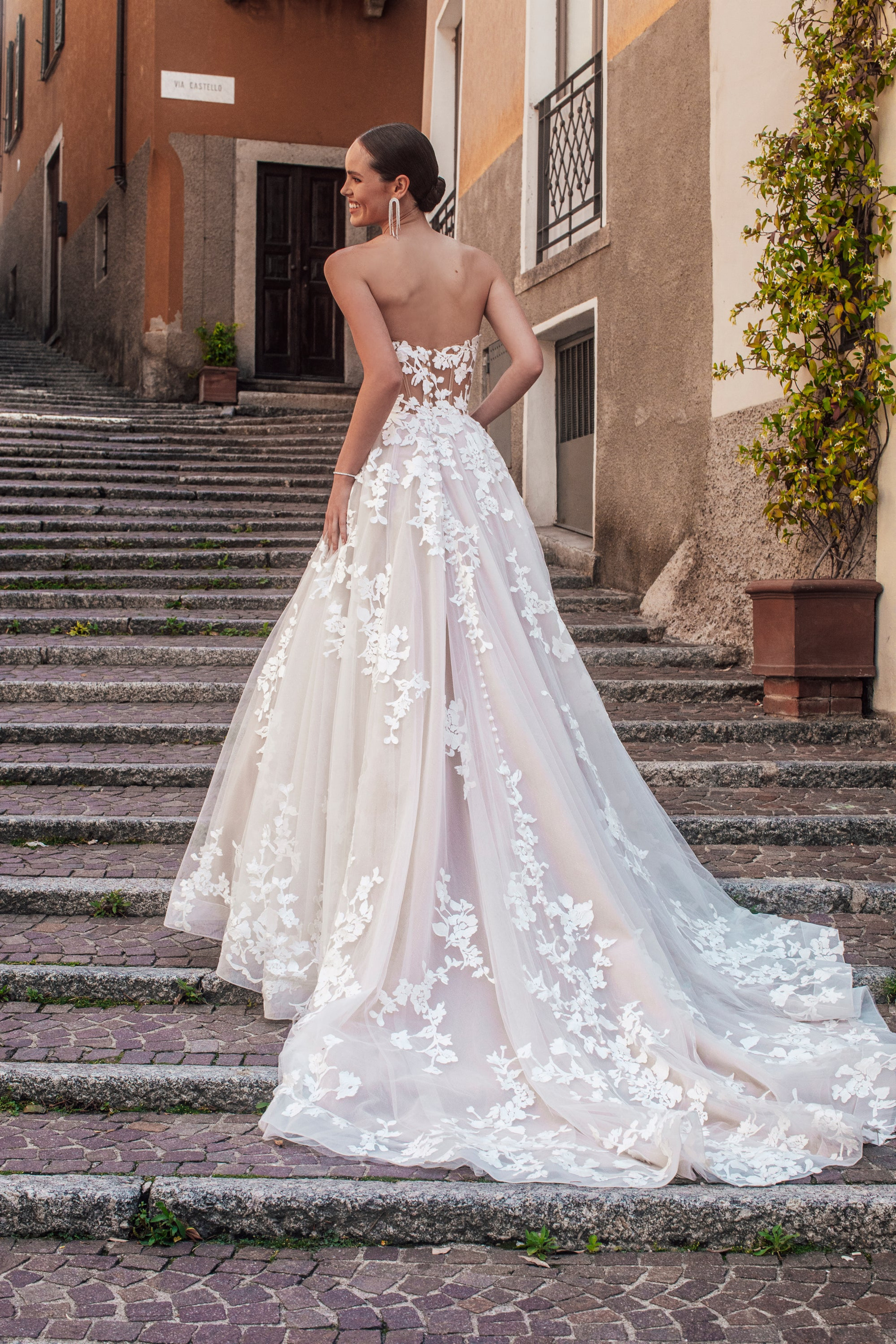 Allure Bridals, MJ1005
