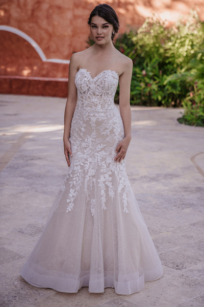 Allure Bridals 9962, Fall in love again