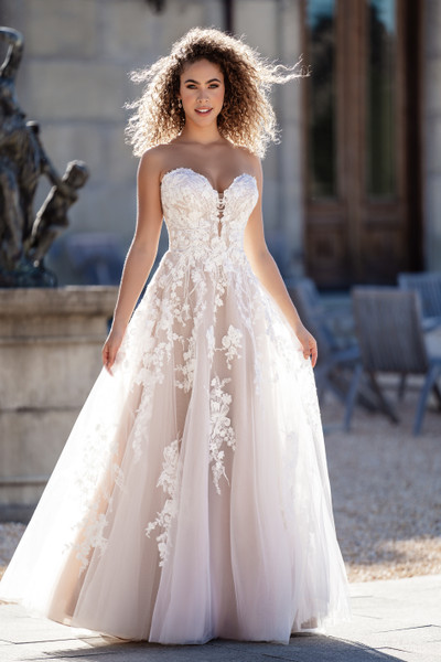 Allure, 1105 Wedding Dress