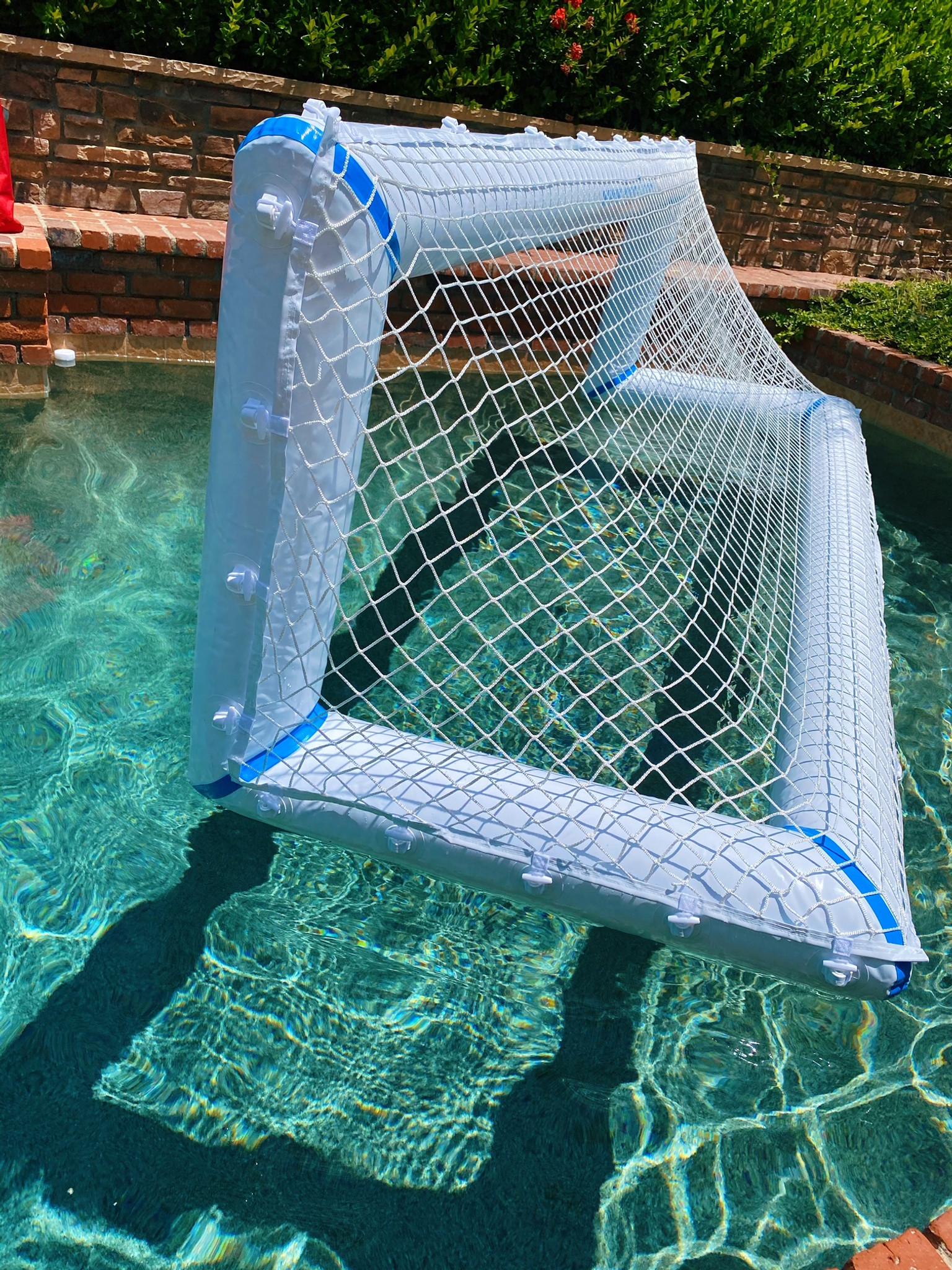 Inflatable water polo goal