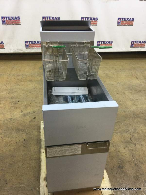 FRYMASTER GAS 40 LBS DEEP FRYER 646