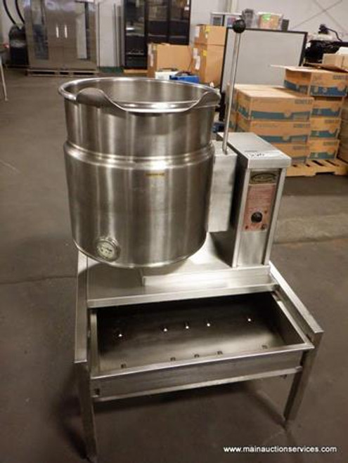 CLEVELAND ELECTRIC 10 GAL TILT KETTLE NO WARRANTY MANUFACTURER