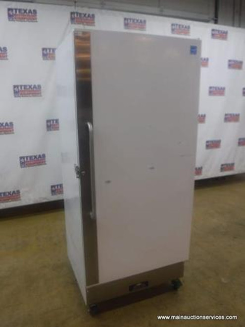 ARTIC AIR 32" COMMERCIAL FREEZER WITH CASTERS NO WARRANTY MANUFACTURER