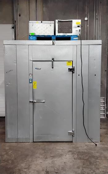 MASTER BUILT (MF 2019) 93X70X98.5" WALK-IN COOLER W/COMPRESSOR AND FAN EVAP COOLER