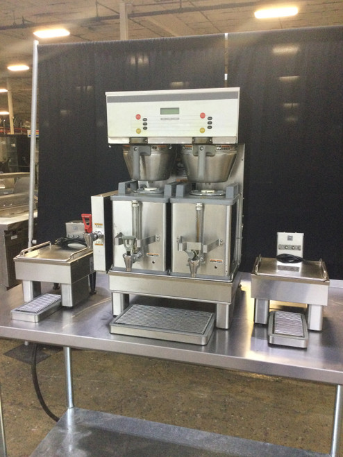 Bunn Dual Coffee Brewer With Soft Heat Serving Stand MF 2022