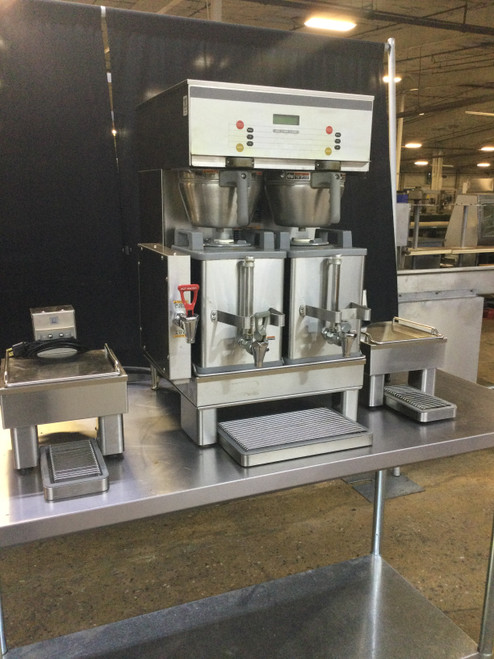 Bunn Dual Coffee Brewer With Soft Heat Serving Stand MF 2022