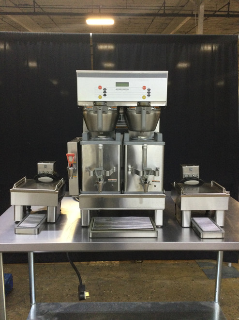 Nice! Bunn Dual Coffee Brewer With Soft Heat Serving Stand