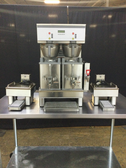 Nice! Bunn Dual Coffee Brewer w/ Soft Heat Serving Stand