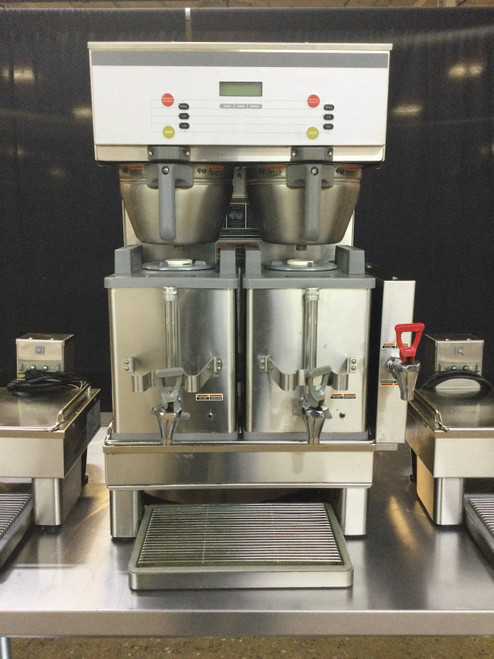 Nice! Bunn Dual Coffee Brewer With.Soft Heat Serving Stand