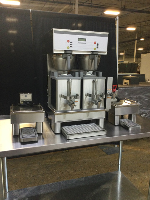 Nice! Bunn Dual Coffee Brewer With.Soft Heat Serving Stand