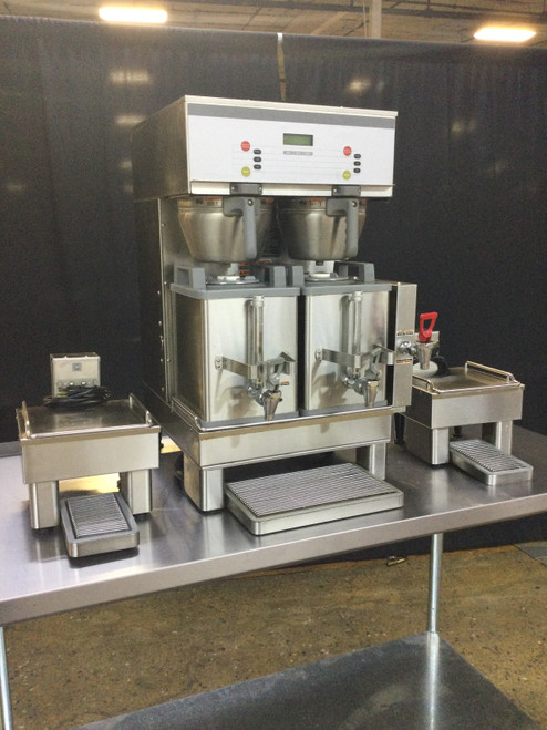 Nice! Bunn Dual Coffee Brewer With Soft Heat Serving Stand MT 2019