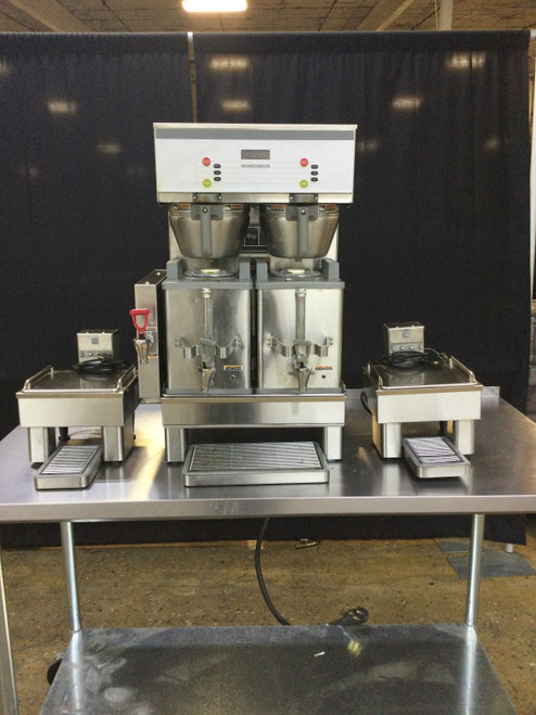 Nice! Bunn Dual Coffee Brewer with,Soft Heat Serving Stand