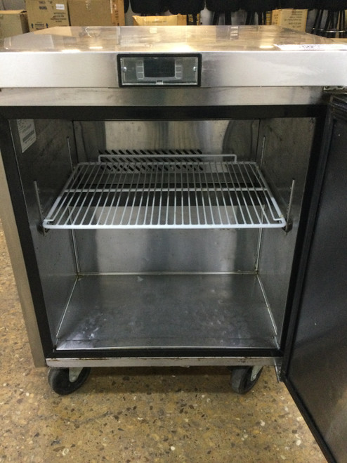 Migali 27” 1 Door Undercounter Refrigerator With Casters