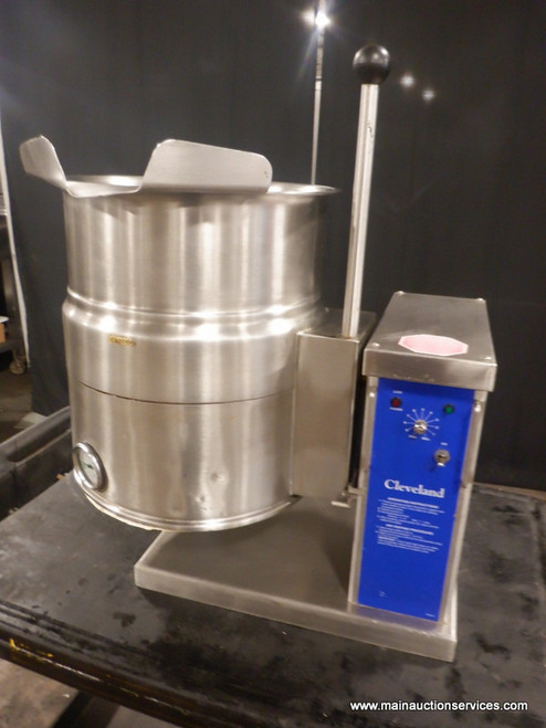 CLEVELAND ELECTRIC 6 GAL STEAM KETTLE..