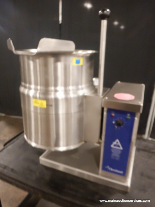 .CLEVELAND ELECTRIC 6 GAL STEAM KETTLE