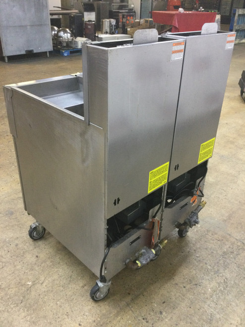 Nice! Vulcan 31” Gas 2 Bay 100 Lbs Deep Fryer W/Caster