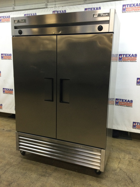 Nice! True 54” 2 Door Refrigerator/ Freezer Combo  W/Caster MF 2018