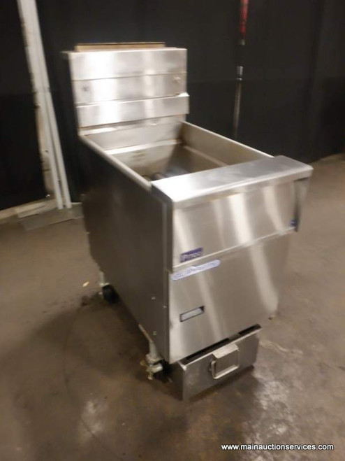 PITCO SOLSTICE SUPREME 65 LBS FRYER WITH OIL FILTER SYSTEM