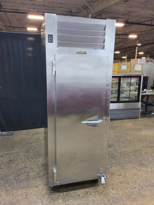 Traulsen 30" One Door Refrigerator With Caster