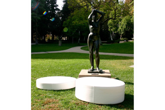 Note Oval Ottoman lifestyle