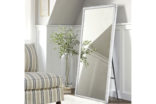 Marilyn Illuminated Leaner Mirror lifestyle