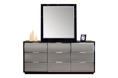 Mera Dresser