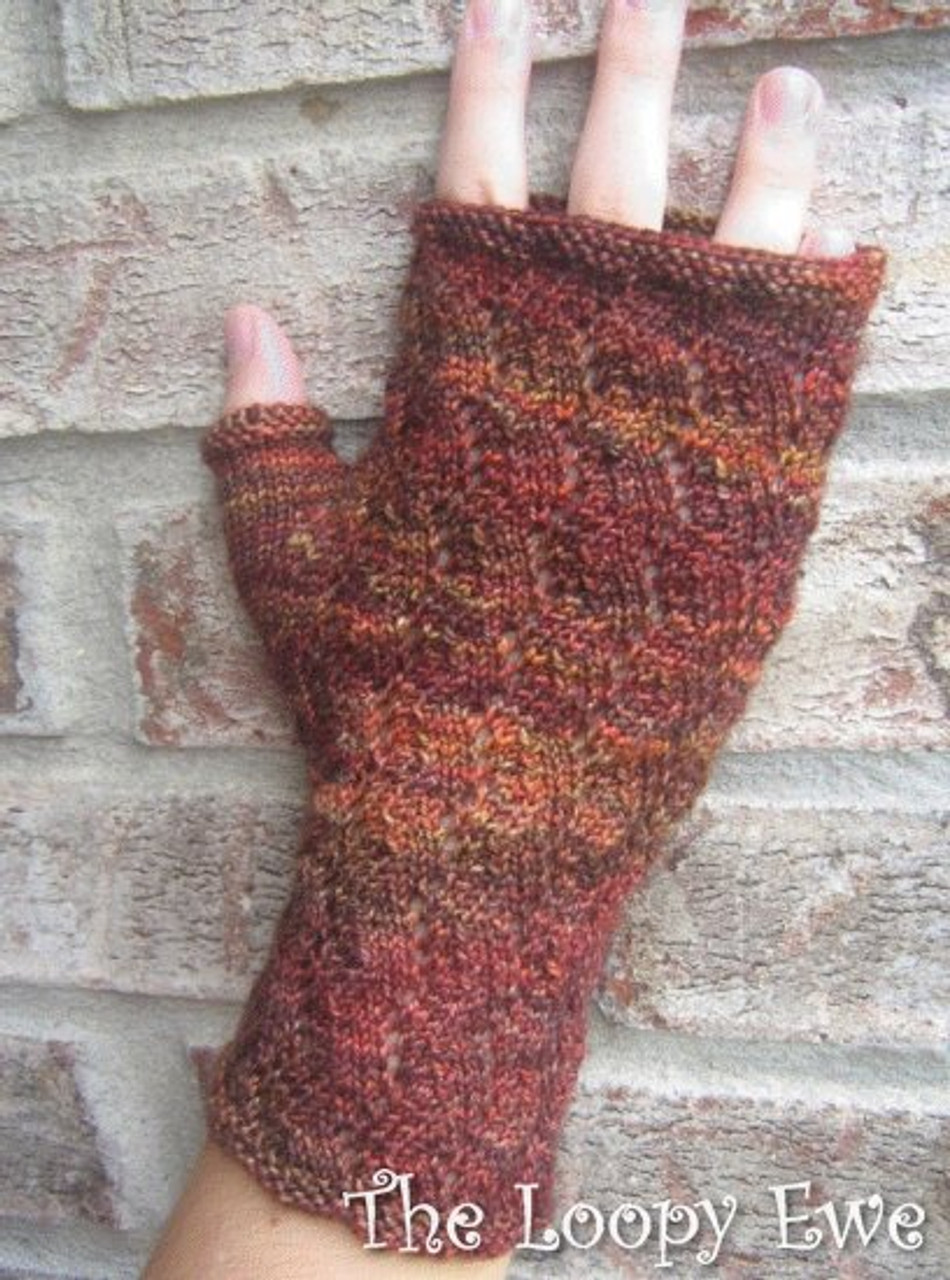 Lacy Zigzag Mitts*