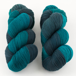 Wollmeise, DK // Nicole at The Loopy Ewe Wollmeise, DK // Nicole at The Loopy Ewe