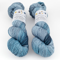 The Uncommon Thread, Posh Fingering // Bassenthwaite The Uncommon Thread, Posh Fingering // Bassenthwaite