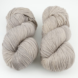 Magpie Fibers, Swanky DK // Castaway at The Loopy Ewe Magpie Fibers, Swanky DK // Castaway at The Loopy Ewe