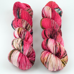 Uschitita Fibre Art, Merino Sock // Cosmopolitan Uschitita Fibre Art, Merino Sock // Cosmopolitan