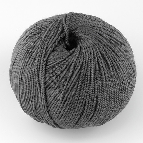 Cascade, 220 Superwash // 816 Gray at  The Loopy Ewe Cascade, 220 Superwash // 816 Gray at  The Loopy Ewe