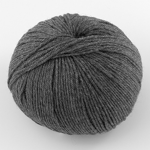 Cascade, 220 Superwash // 900 Charcoal at  The Loopy Ewe