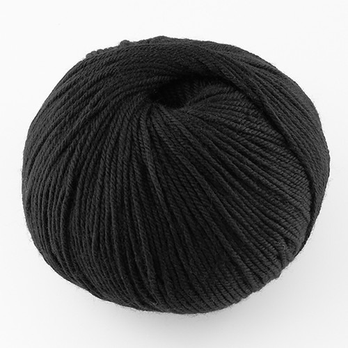 Cascade, 220 Superwash // 815 Black at  The Loopy Ewe Cascade, 220 Superwash // 815 Black at  The Loopy Ewe