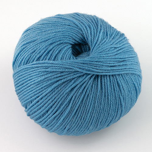 Cascade, 220 Superwash // 846 Blue at  The Loopy Ewe Cascade, 220 Superwash // 846 Blue at  The Loopy Ewe