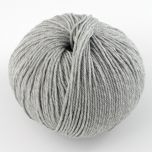 Cascade, 220 Superwash // 1946 Silver Grey Heather at  The Loopy Ewe