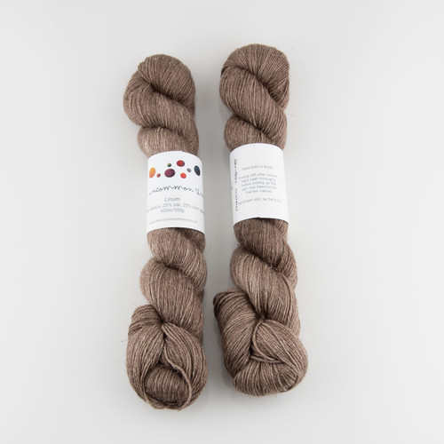 The Uncommon Thread, Linum // Sqirrel Nutkin at The Loopy Ewe