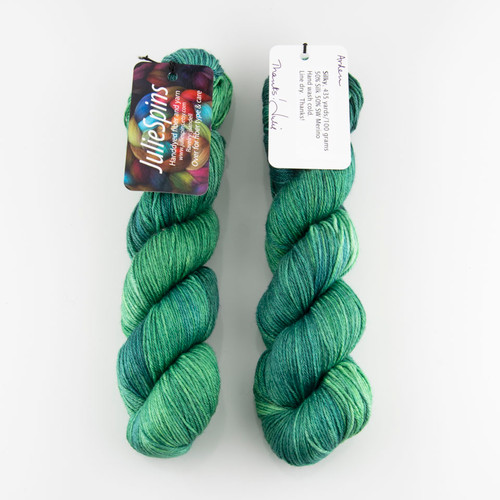 JulieSpins, Silky 435 at The Loopy Ewe