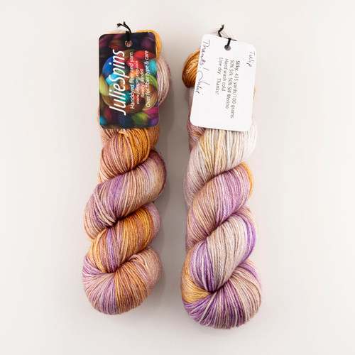 JulieSpins, Silky 435 // Tulip at The Loopy Ewe