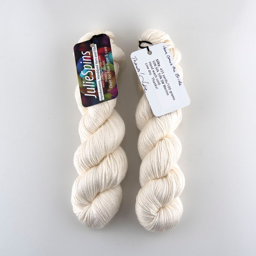 Julie Spins, Silky 435 // Here Comes The Bride at The Loopy Ewe