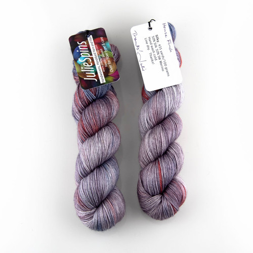Julie Spins, Silky 435 // House Finch at The Loopy Ewe