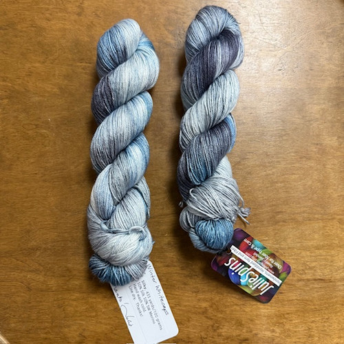 JulieSpins, Silky 435 // Winter Whitecaps at The Loopy Ewe