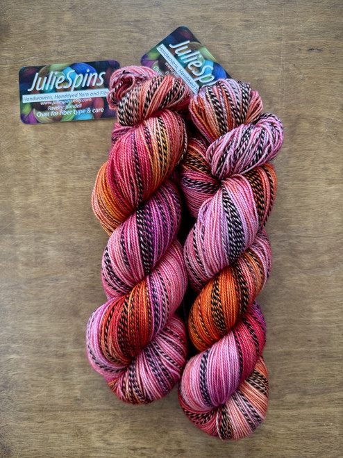 JulieSpins, MN400 Marl // Fireweed