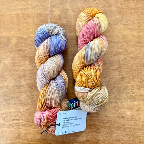 JulieSpins, Plush MCN // Crocus at The Loopy Ewe