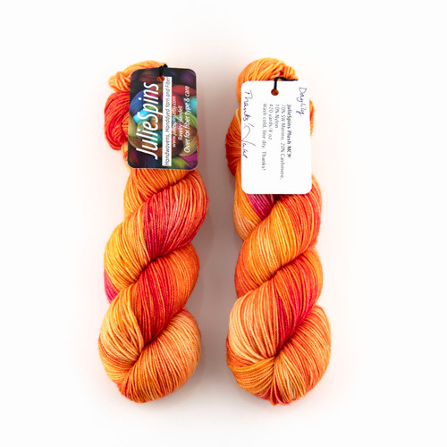 JulieSpins, Plush MCN // Daylily
