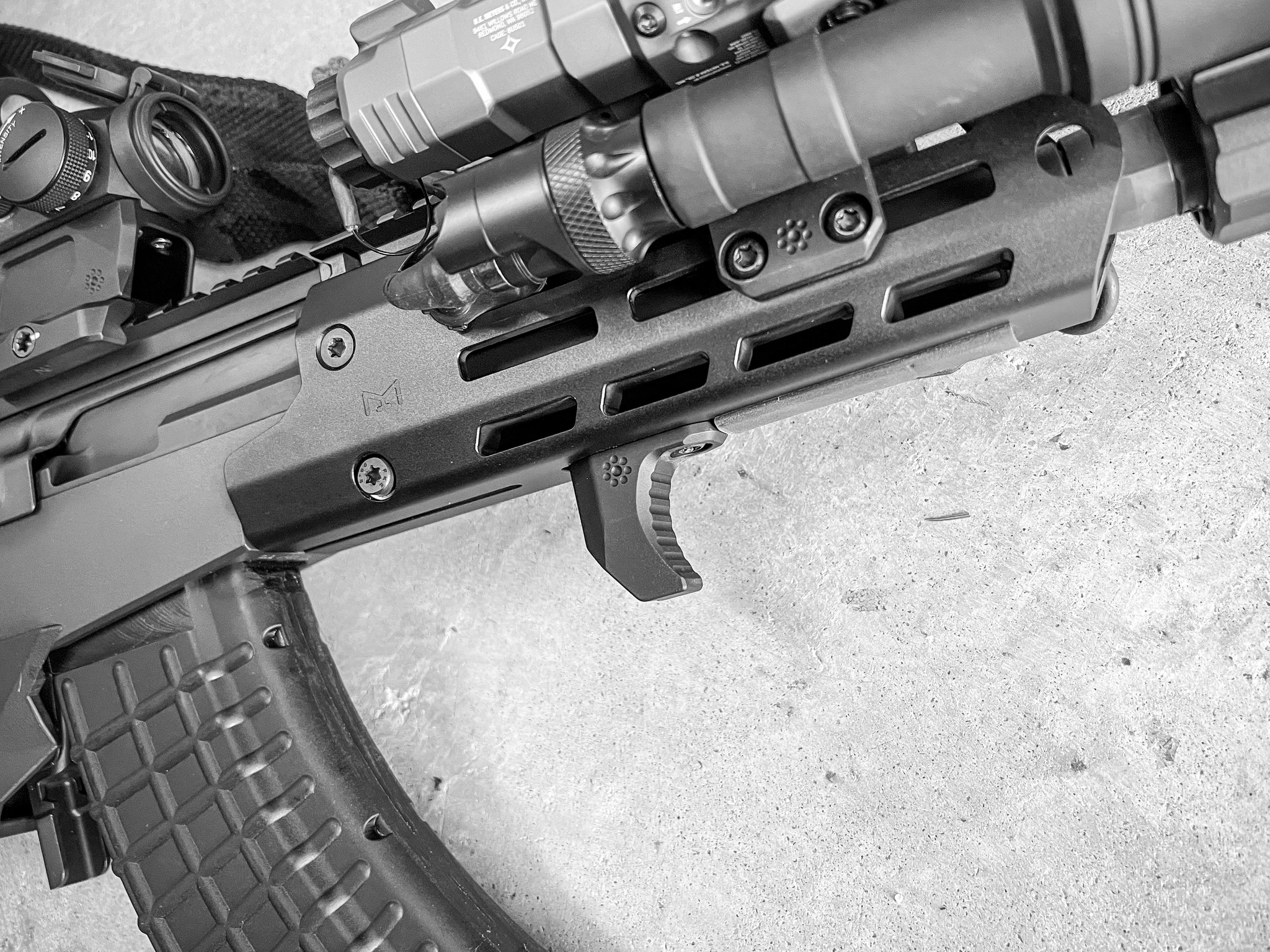 Arisaka Vertical Grip for M-Lok handguards