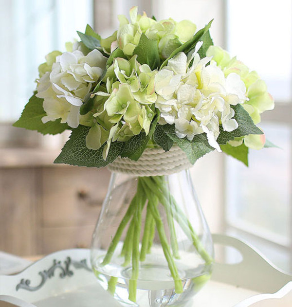 AF10082018A Hydrangea   Flower + Vase 